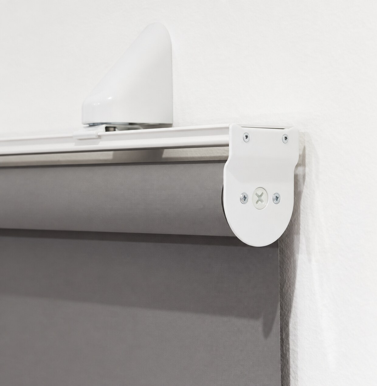 Spring anti-ligature roller blind example